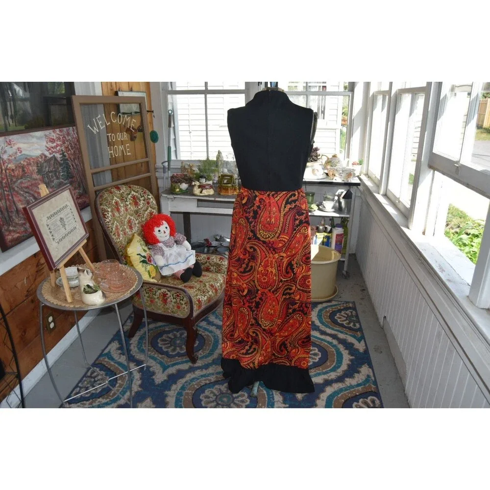 Vintage 70s Maxi Hostess Dress Sleeveless Red Black Tribal Print Ruffle Hem Med